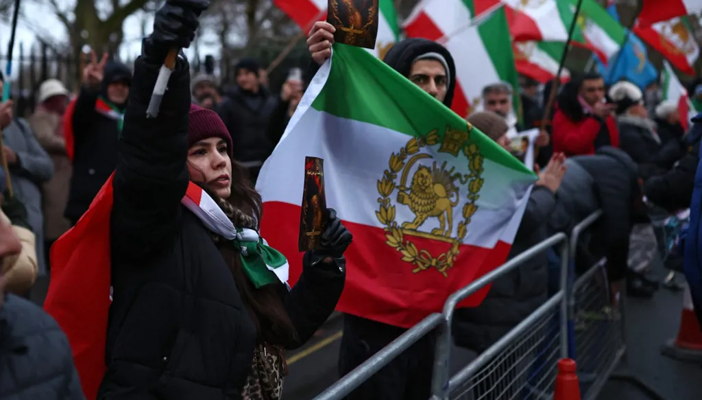 التظاهرات في إيران تحت أنظار العالم... إليكم أبرز المواقف