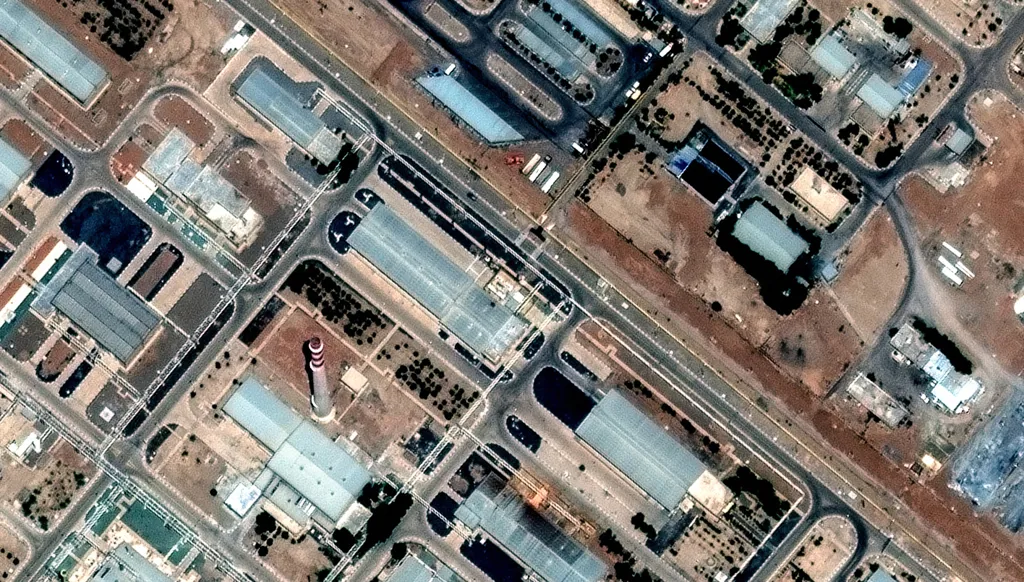 ما هي المنشآت الرئيسية في برنامج إيران النووي؟