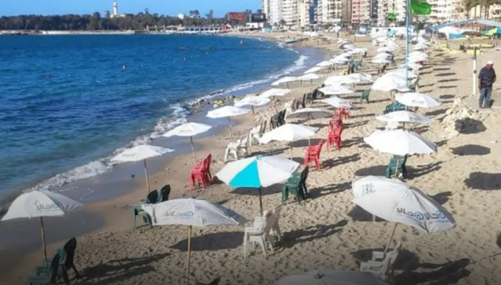 ارتفاع عدد ضحايا الغرق بشاطئ أبو تلات... ومحافظ الإسكندرية: تجاهل التحذيرات تسبّب بالحادث ‏