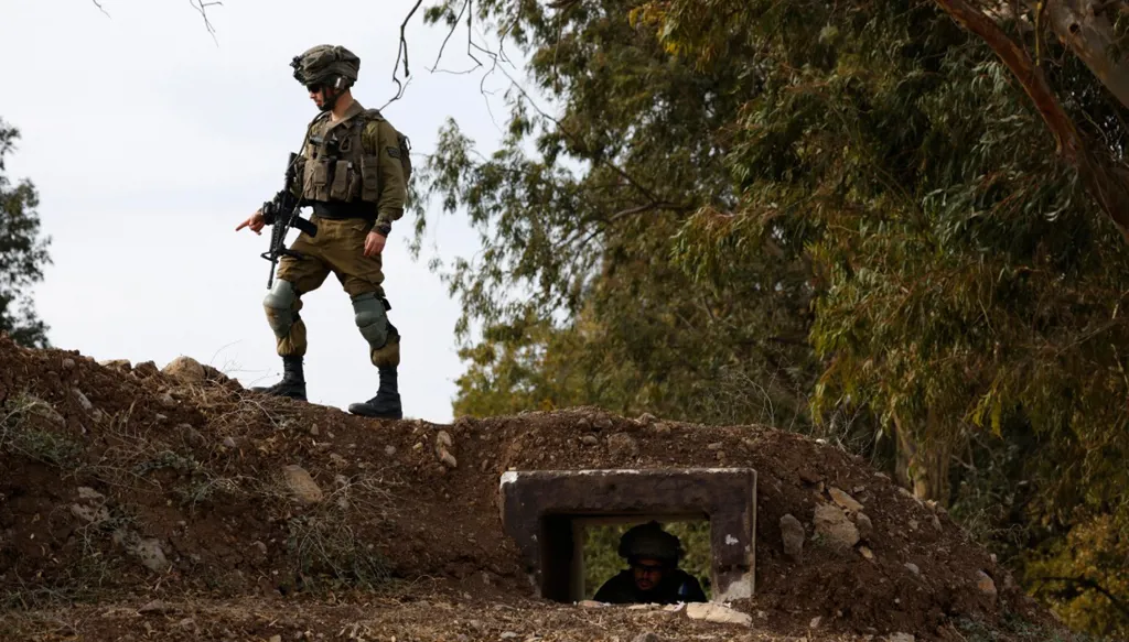 الجيش الإسرائيلي: نشرنا قوّات بالمنطقة العازلة مع سوريا