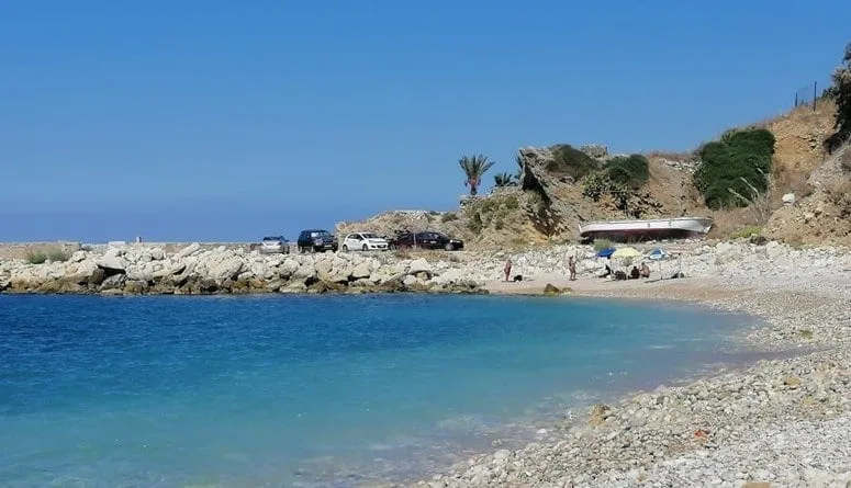شاطئ جبيل (انترنت).