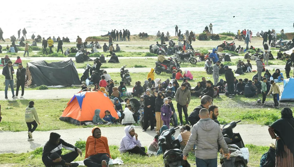 أكثر من 15 ألف نازح شمال لبنان... والمساعدات الإغاثية مستمرّة