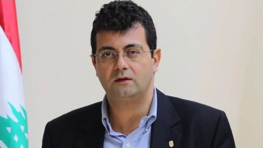 نقيب الصيادلة الدكتور جو سلوم (وكالات)