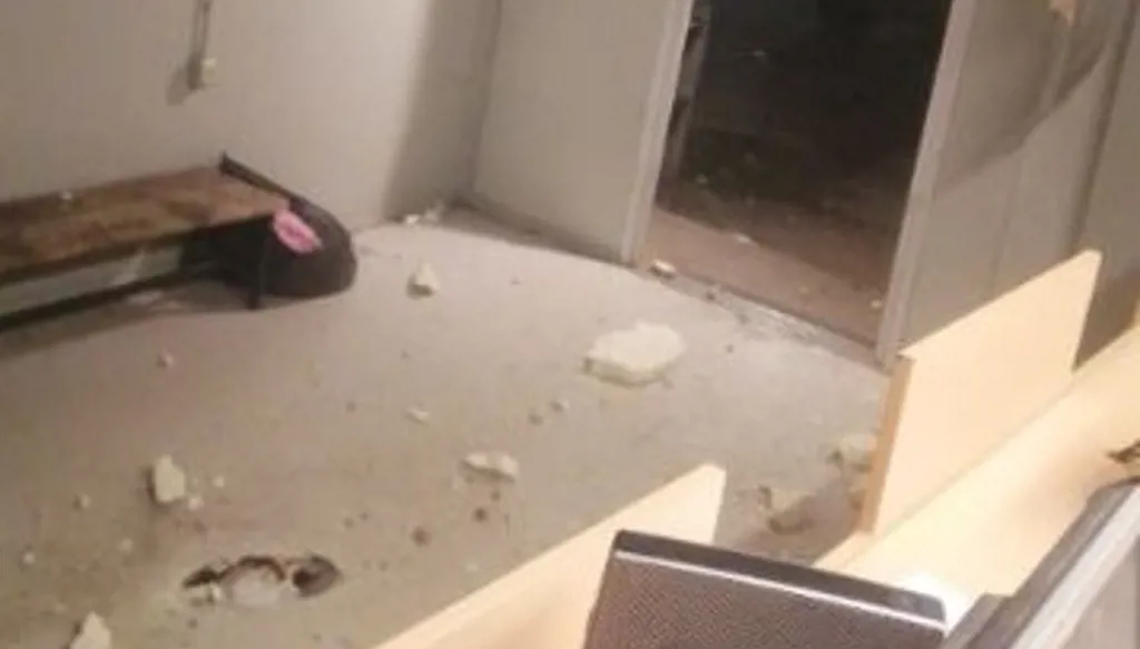 بالصور والفيديو - تضرر مركز الأمن العام اللبناني في القاع