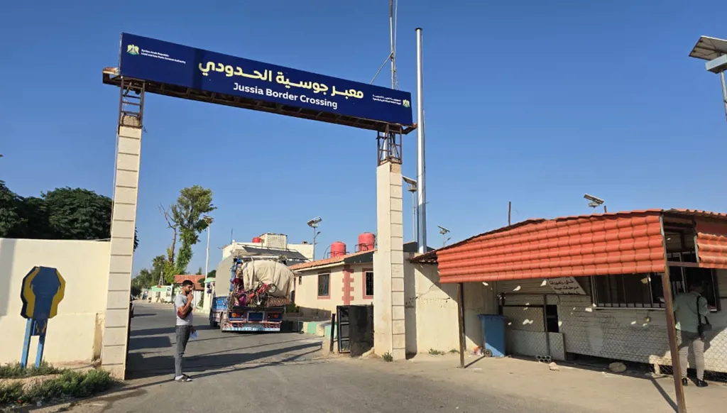 معبر "القاع" بين فكيّ التصنيف الورقي والقرار السوري: بوابة دولية في مهبّ "العجز اللوجستي"