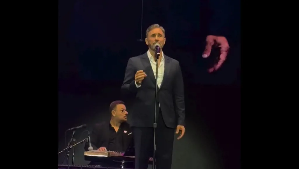 إهدن تُصفّق لـ"القيصر"... كاظم الساهر يُبدع بحضور السّيدة الأولى نعمت عون (فيديو)