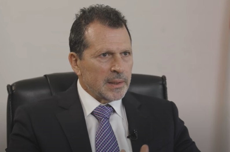 كمال شحادة (صورة خلال المقابلة).