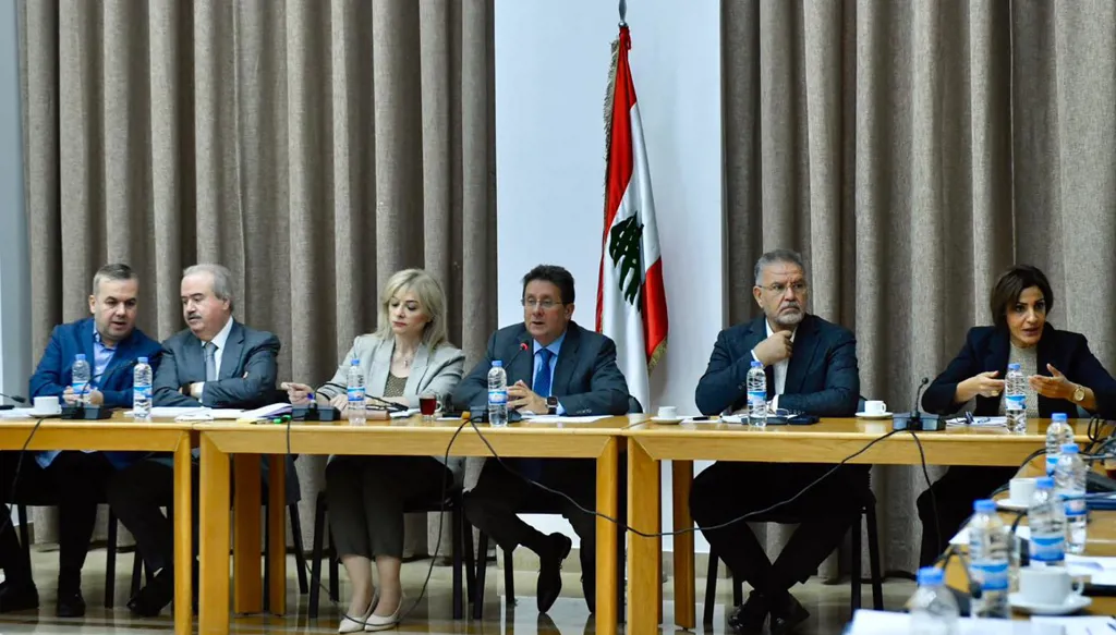 جلسة للجنة المال والموازنة... كنعان: مطامر النفايات هي مطامر موت (صور)
