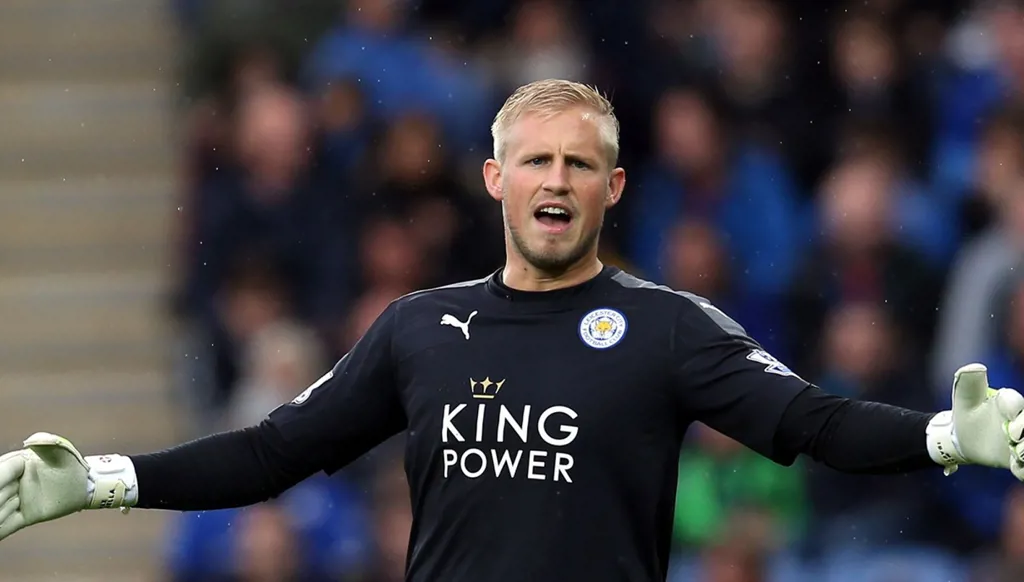 إصابة خطرة وتخوّف من المستقبل... من هو الحارس كاسبر شمايكل؟