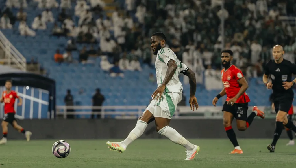 الأهلي يكسر سلسلة التعثرات في الدوري السعودي (فيديو)
