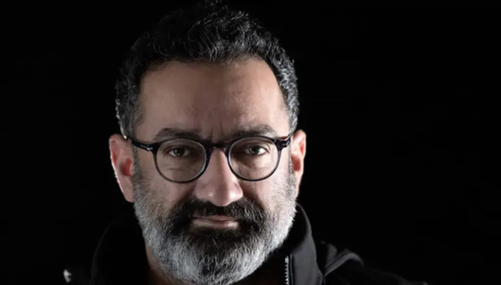 بالفيديو -  جورج خباز يستحضر زياد الرحباني على خشبة المسرح