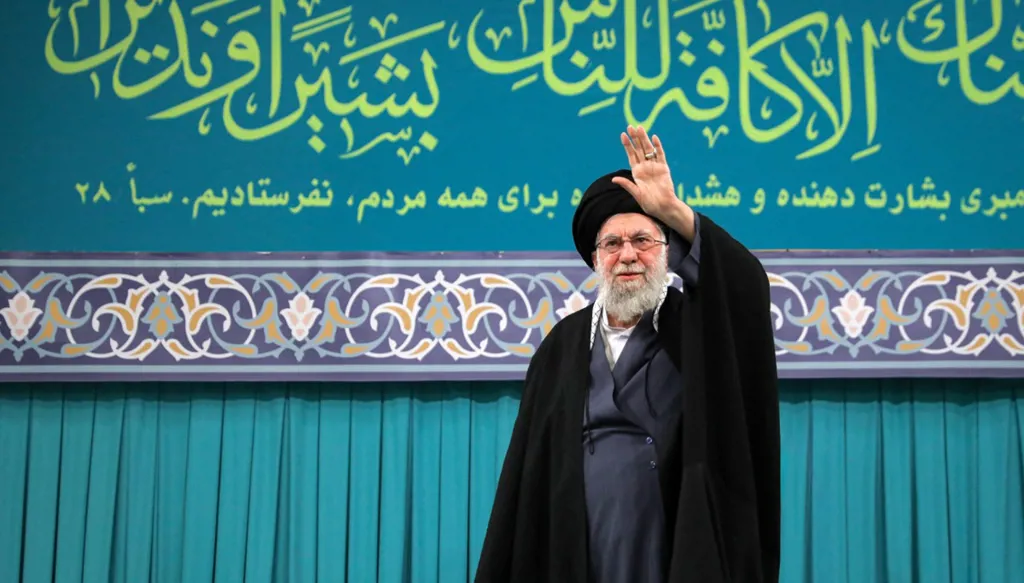 "فتوى الجهاد"... تحذير إيراني من استهداف خامنئي