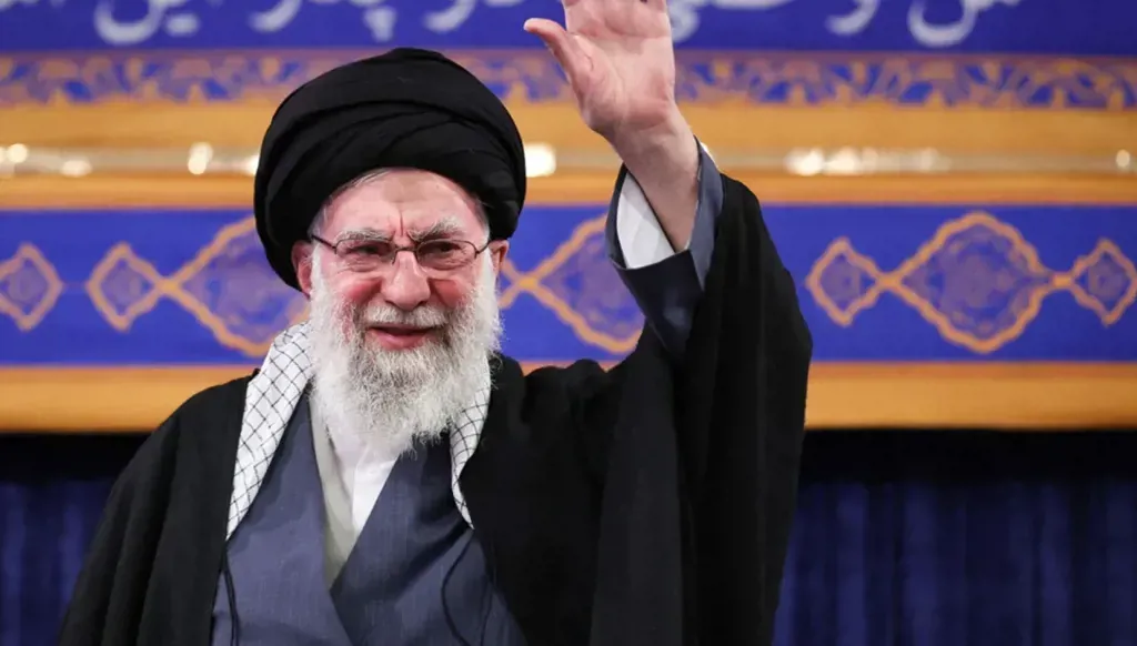 Le guide suprême de l'Iran : l'Iran ne cédera pas aux forces extérieures