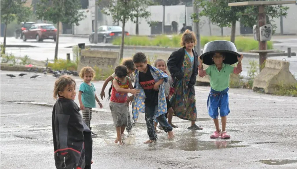 احتجاز الأحداث تحت المجهر... مشروع قانون لرفع سن المسؤولية الجنائية عن الـ7 سنوات