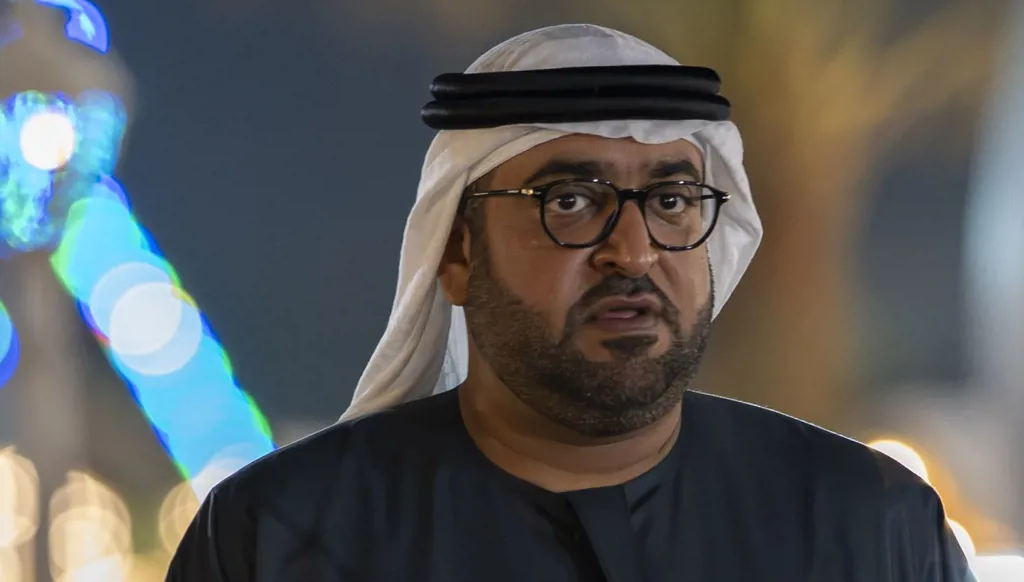 محمد بن حمدان بن زايد يشهد افتتاح فعالية الألعاب الشتوية "ونترلاند العين" في استاد هزاع بن زايد