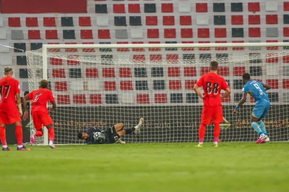 العين بثوب البطل وشباب الأهلي بوجه جديد في الدوري الإماراتي.