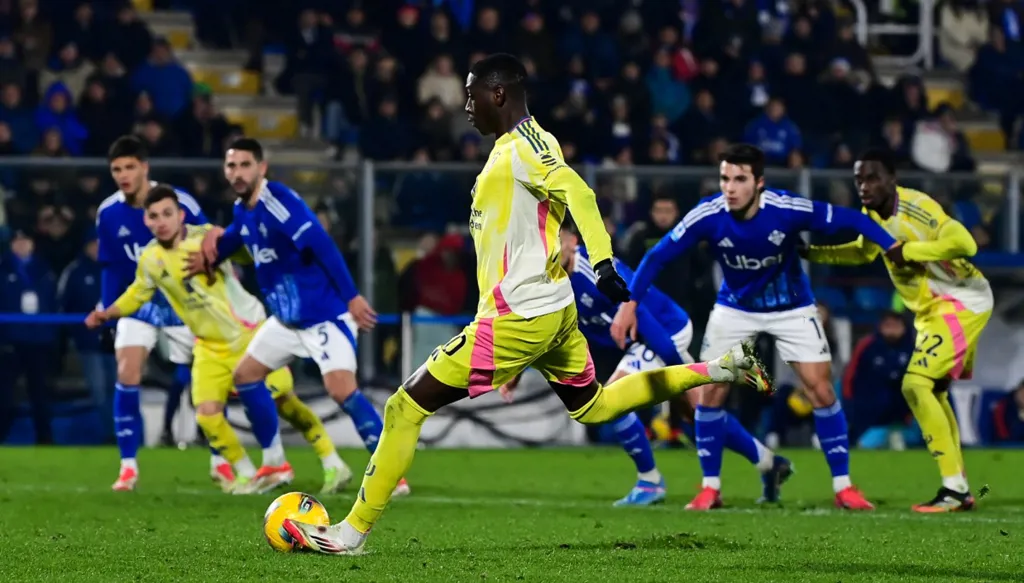 كولو مواني يمنح جوفنتوس فوزاً جديداً على كومو