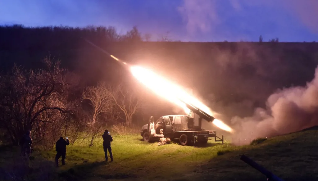 إصابة 12 شخصاً في أوكرانيا... روسيا: الصين صديق لنا