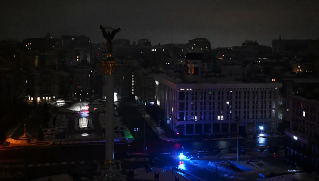 قبيل محادثات أبوظبي... زيلينسكي يتحدّث عن "بناء الثقة" وموسكو: هذا الأمر مرفوض