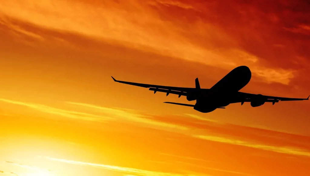 كانت متّجهة إلى إسرائيل... طائرة تحلّق في الأجواء اللبنانية!