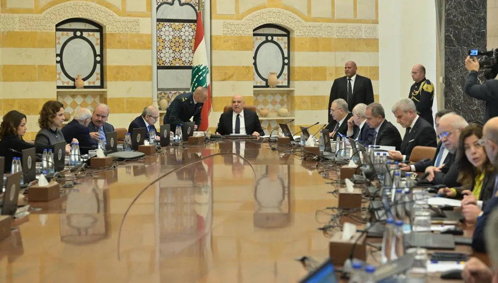 "النهار": وزراء القوات سيتمسكون بخطة واضحة لحصر السلاح وليس لاحتوائه