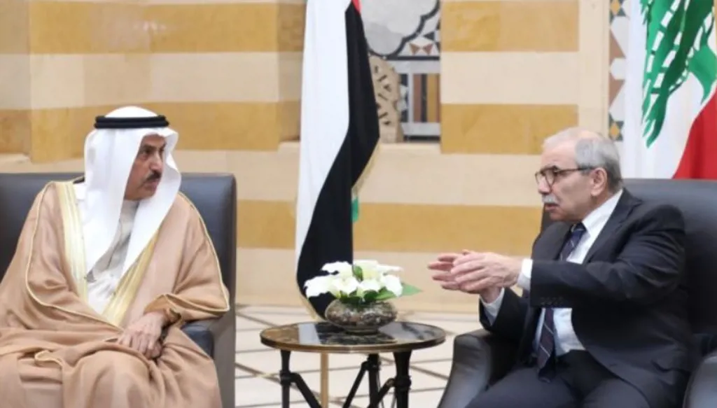 سلام يلتقي صقر الغباش: نعمل على ردم فجوة الثقة بين لبنان والدول العربية