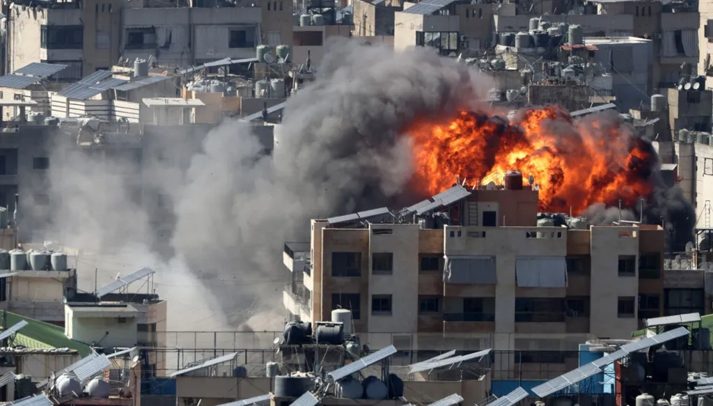 حاجزان أمام مبادرة عون: إسرائيل و"حزب الله"