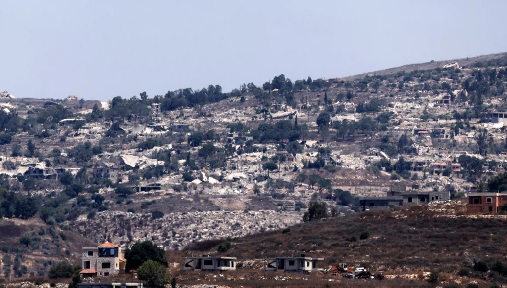 دمار في جنوب لبنان. (أ ف ب)