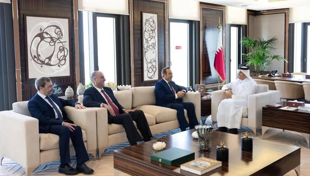 رئيس حكومة قطر التقى وفداً نيابياً لبنانياً: مستعدون لدعم عملية إعادة الإعمار