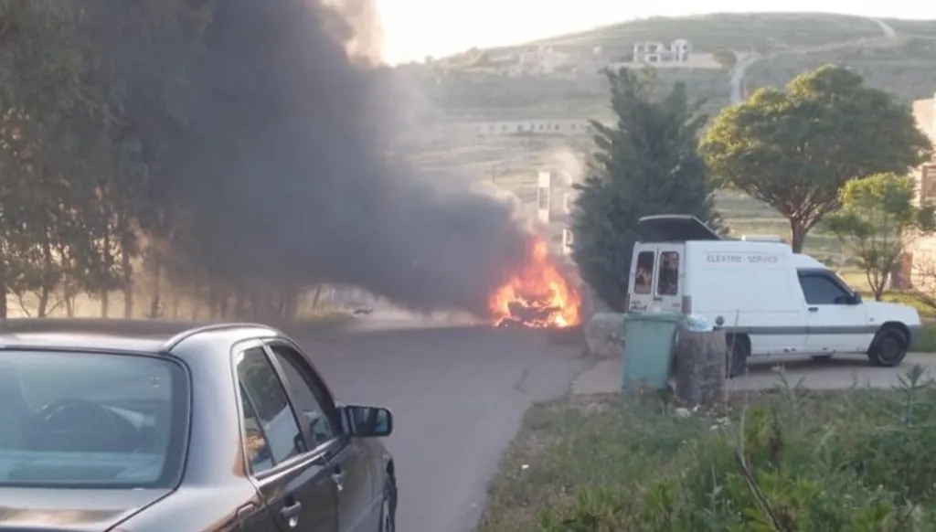 استهداف سيارة جنوبي لبنان... وإسرائيل تعلن عن قتلها لعنصر من "حزب الله"