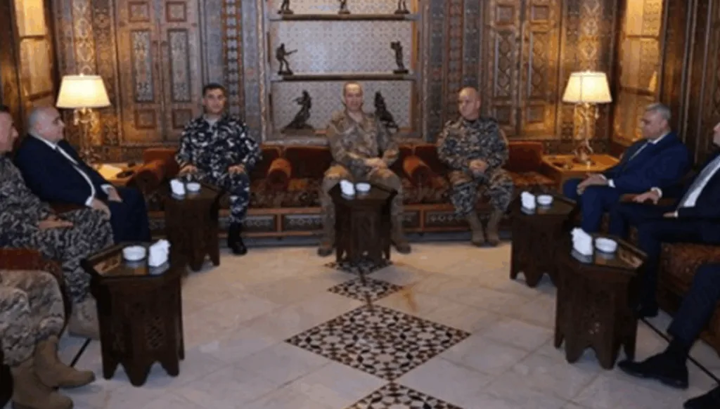 قائد الجيش اللبناني يجتمع مع قادة الأجهزة الأمنية