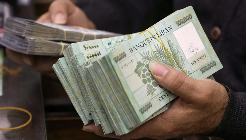 الليرة اللبنانية: ثبات حذر في انتظار الإصلاحات