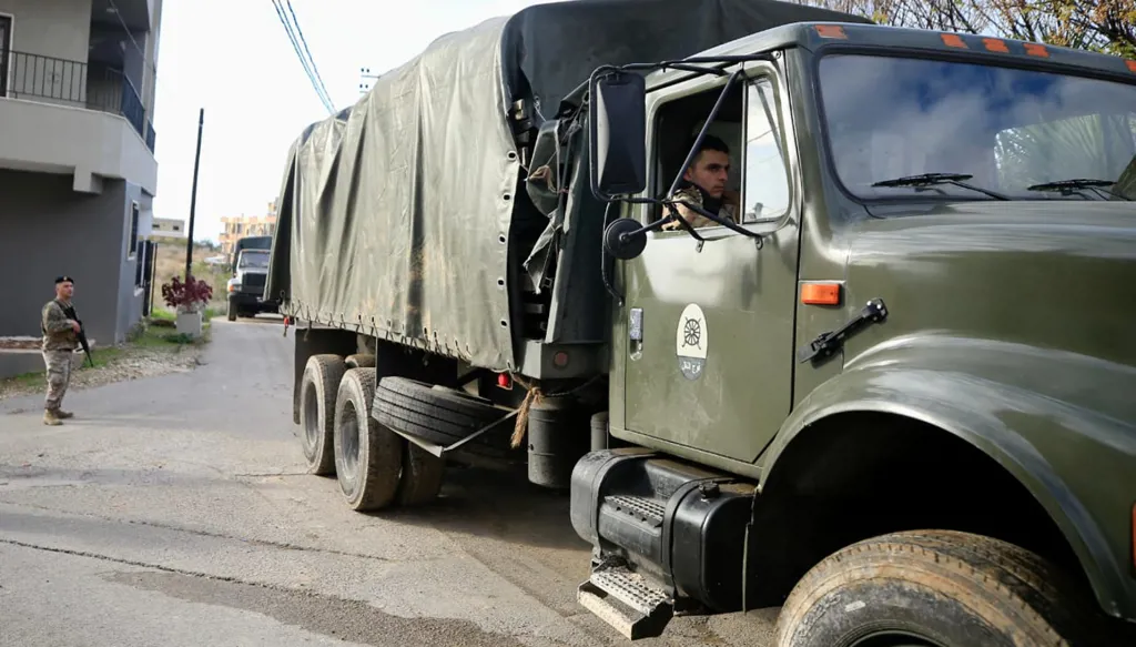 5 عند الخامسة: صراع روايات بين روسيا وأوكرانيا والأنظار متّجهة إلى نظام خامنئي... هل يتكرّر السيناريو؟