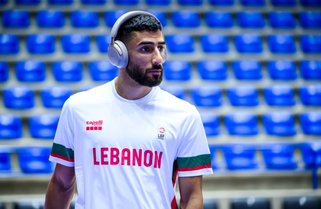 اللاعب جاد خليل خلال عمليات الإحماء قبل انطلاق المباراة. (فيبا)