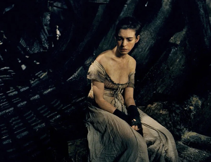 آن هاثاواي في فيلم البؤساء (إنترنت)