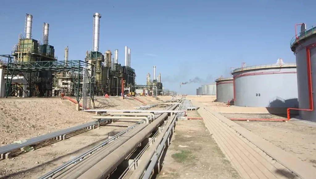 ليبيا... احتجاجات تعرقل تحميل النفط في ميناءين رئيسيين