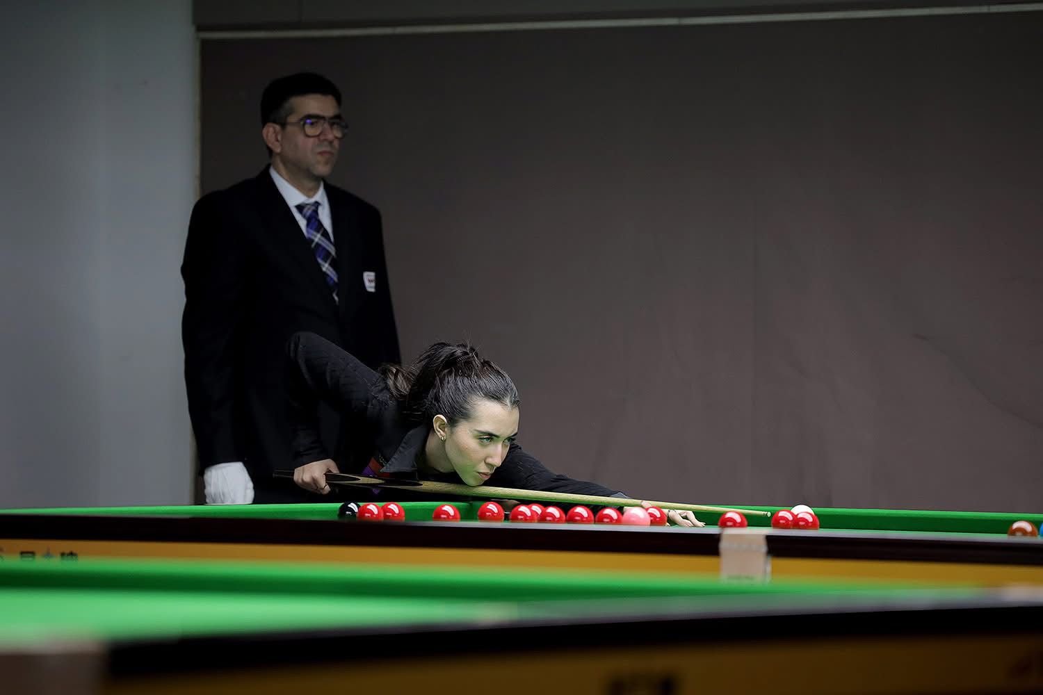 المغربية ياسمين إيثريب بطل العرب في البلياردو 9 و10 كرات.