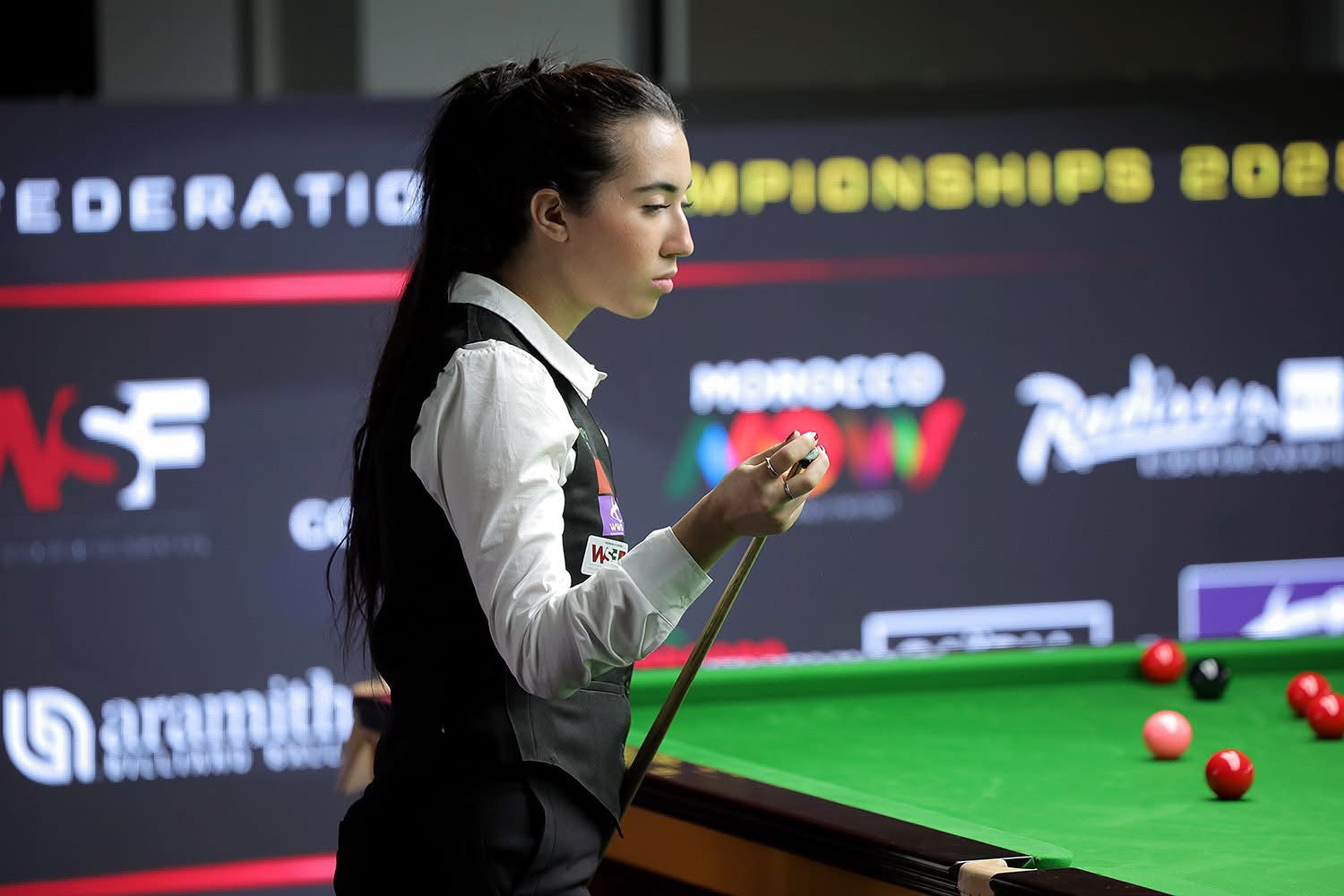 المغربية ياسمين إيثريب بطل العرب في البلياردو 9 و10 كرات.