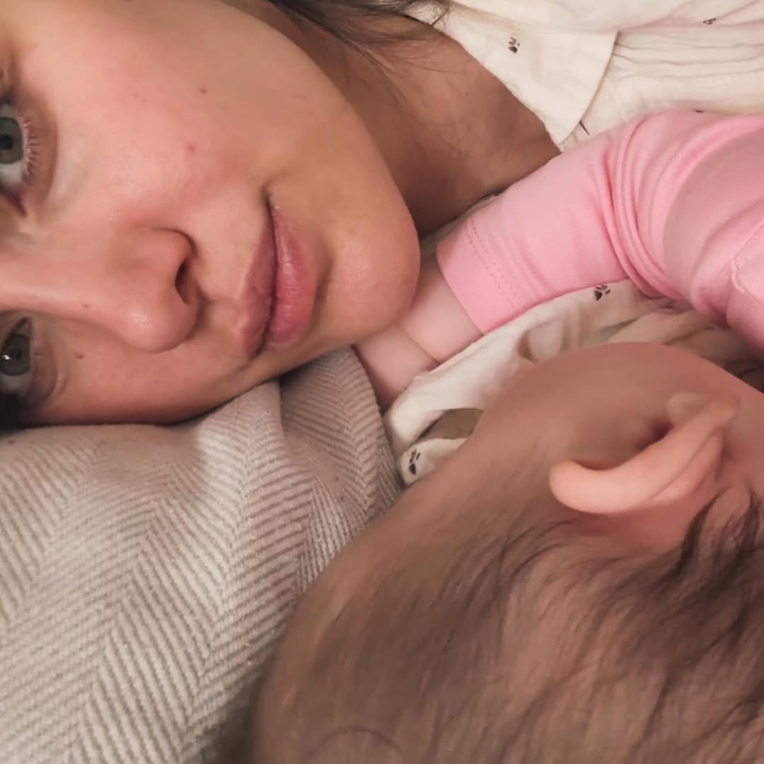 إيرام هيليفجي أوغلو وابنتها (إنستغرام).