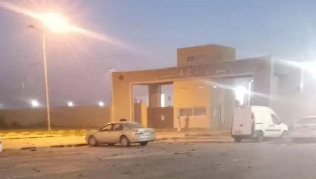 هجوم بسيارة مفخخة يستهدف معسكراً لقوات الدبيبة في ليبيا (صور)