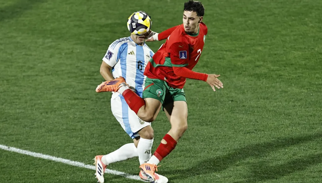 عثمان معما... نجم مغربي لخلافة صلاح في ليفربول؟