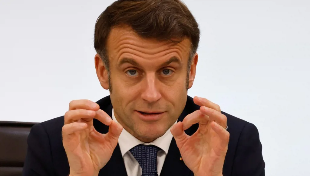 ماكرون يحذر من إبرام كييف سلاماً مع موسكو يكون بمثابة "استسلام"