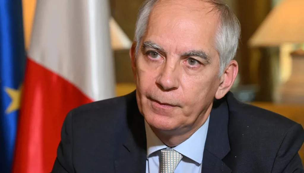 السفير الفرنسي للبنانيين: الواقع سيُصارع لبنان إذا تجمّدت جهود السلام... والمانحون قد يتوجّهون غداً نحو سوريا