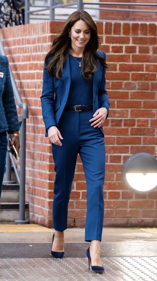 كيت ميدلتون بالبدلة المونوكروم (انترنت)