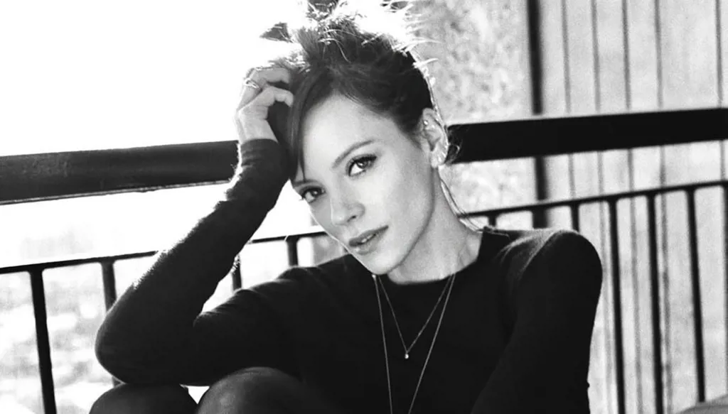 مغنية بريطانية تكشف عن تجربتها مع الإجهاض: "لا أتذكر كم مرة حصل" (صور)