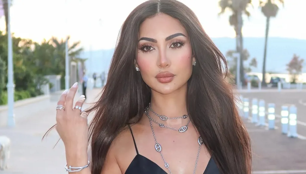 ألوان أحمر الشفاه الأكثر رواجاً في صيف 2025 بأسلوب النجمات (صور)