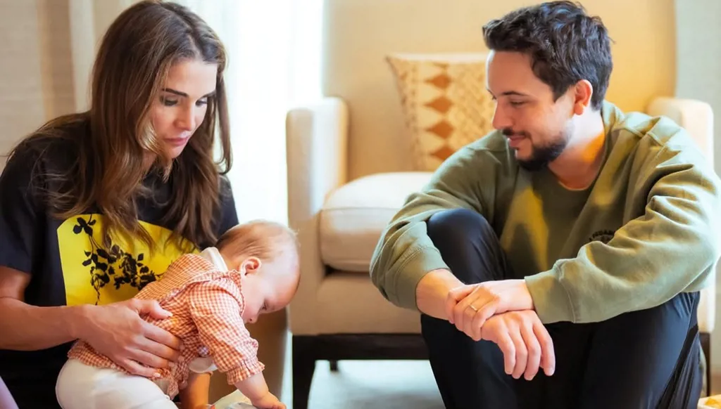 الملكة رانيا في عيد ميلاد ابنها الأمير الحسين: كل عام وأنت الأمان للأميرة إيمان (صورة)
