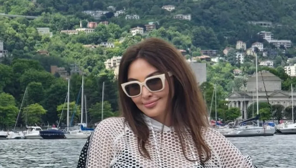 إليسا بإطلالة كاجوال في إيطاليا... نَفَس من "الحياة الحلوة" (صور)