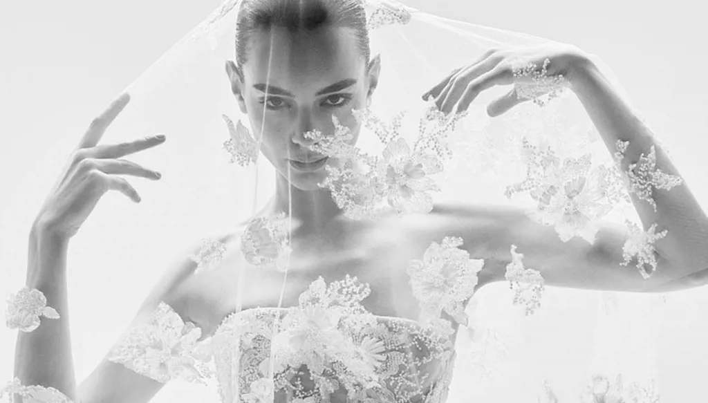 فستانك الأبيض قصيدة زفاف رومانسية من مجموعة زهير مراد 2026 (صور)