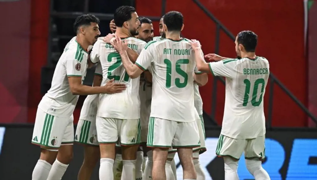 رياض محرز يلعب دور البطل مجدداً... الجزائر إلى دور الـ16 في كأس أمم أفريقيا